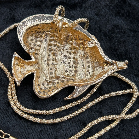 Betsey Johnson Deep Teal Rainbow Rhinestone Tropical Fish Pendant Necklace - Picture 3 of 5